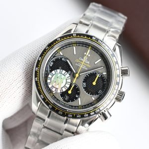 『Pushing Boundaries, Dominating the Scene』 Tw Factory Adds a New Contender— Omega Speedmaster 326.32.40.50.06.001 Multi-Function Chronograph.Crafted through deep collaboration between the Tw team and the authentic manufacturer, this exclusive replica features a complete teardown and reverse engineering of the genuine model. Sparing no expense or time, the development and molding process took a full year to achieve perfect compatibility and interchangeability with all genuine parts. Matching the boutique's 40mm dimensions, it houses the authentic Swiss-imported Cal.3330 chronograph movement with identical construction to the original. meticulously refined and polished by our expert team for enhanced stability and durability, creating an Omega Speedmaster replica of original-order quality. 【Appearance】 Acquired and reverse-engineered from authentic models, featuring identical stepped case construction, matching CNC polishing grade, consistent thickness dimensions, and full compatibility—including lug screws—with genuine components.【Dial】Features the authentic grain texture with sunray finish, employing the same micro-blasted granular surface as the genuine piece. The overall density of the grains matches the genuine article, reflecting light identically from any angle. Each numeral index and logo is independently molded using genuine production techniques and materials, refined through multiple molds to achieve identical three-dimensional aesthetics.【Crystal】Double-sided blue-coated curved sapphire crystal with beveled edges and smooth polishing. Thickness and curvature meet stringent 0.03mm tolerance standards. Scratch-resistant, wear-resistant, and crystal-clear.【Water Resistance】The screw-down crown undergoes repeated testing to achieve identical 100-meter water resistance as the genuine article. 【Strap】The rubber strap adheres to strict standards from raw material selection. Every detail undergoes repeated polishing to ensure premium quality. Soft and smooth, it conforms comfortably to the wrist. Every stitch and detail, including the serial number, matches the genuine article.【Buckle】The brushed finish on the buckle features fine, uniform lines with depth identical to the genuine article. Not only is the density and fineness of the brushing consistent, but the depth of the finish is also precisely replicated. The buckle's depth is faithfully reproduced, eliminating the awkward issue of loosening over time. Even after prolonged use, the buckle remains perfectly aligned, with the crisp clicking sound upon fastening meticulously recreated. 【Movement】 Based on the authentic Cal.3330 chronograph movement, our professional team meticulously refined the base Cal.3330. This enhances stability and resolves the longstanding issue of chronograph models lacking genuine functionality.【Quality Control】 The TW team maintains near-obsessive quality control standards. Each movement undergoes rigorous inspection from the source. Every watch is meticulously adjusted to peak performance by HRF watchmakers before leaving the factory. Each piece is then left to rest for 24 hours to ensure optimal condition before final shipment. TW remains steadfast in its commitment to perfection! We will continue crafting replica watches of original-order quality for watch enthusiasts worldwide.